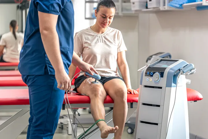 Elektrotherapie zur Schmerzlinderung und Muskelstimulation